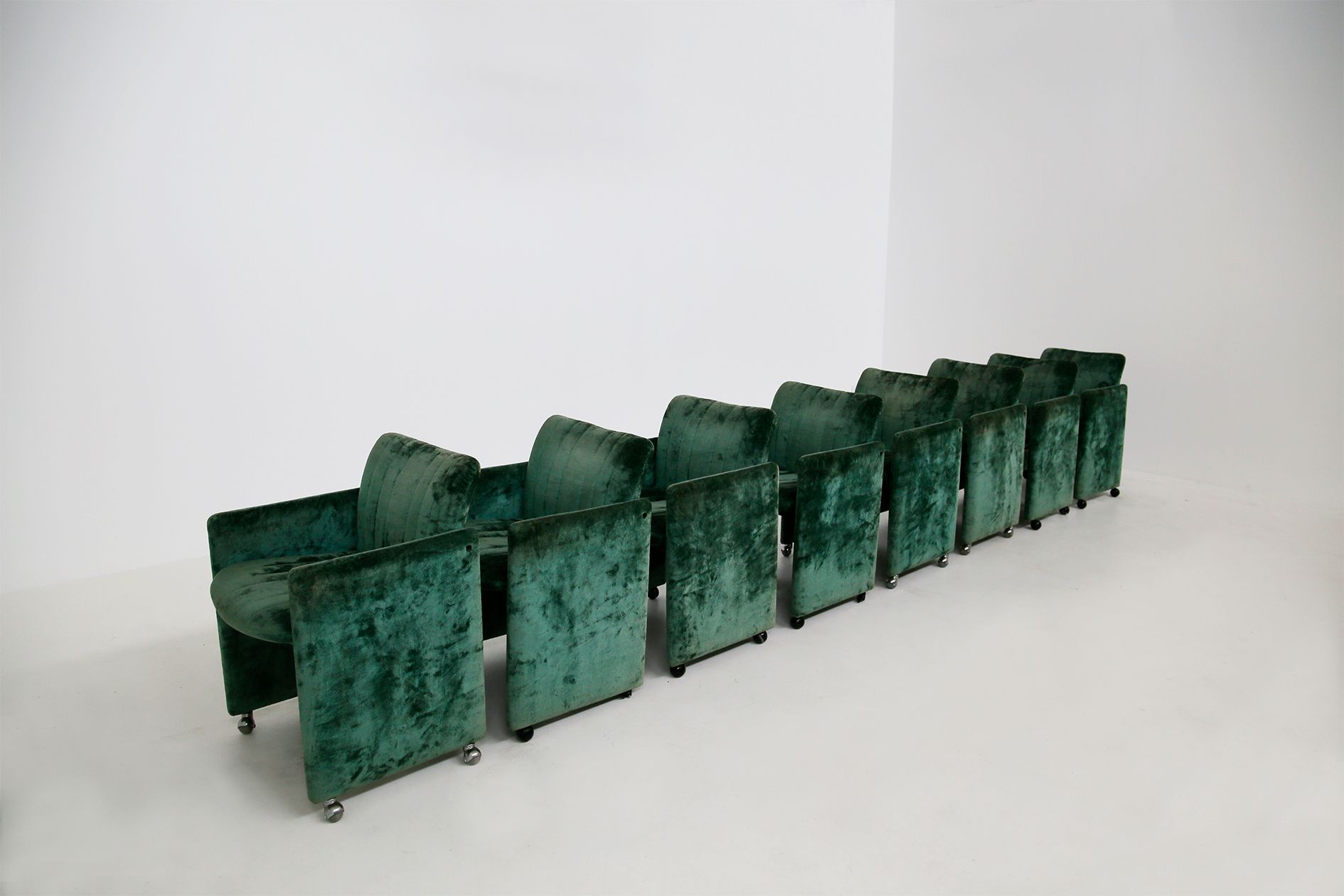 KAZUHIDE TAKAHAMA. Ten green chairs green. GAVINA KAZUHIDE TAKAHAMA (Nobeoka, 19&hellip;