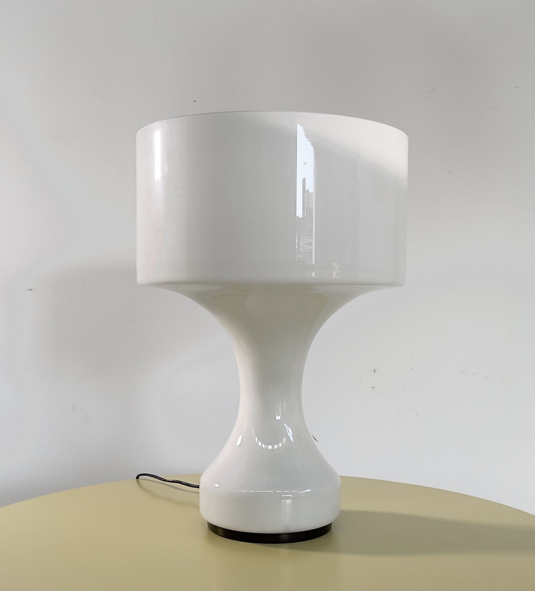 Murano glass table lamp. VISTOSI. 1970s Lampe de table en verre de Murano. Produ&hellip;