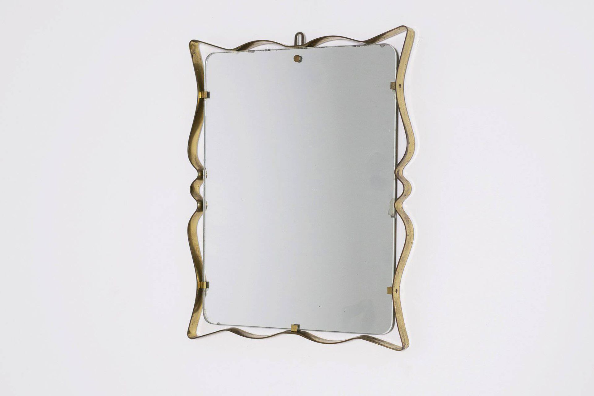 Brass mirror. FONTANA ARTE. 1950s Miroir avec profil en laiton. Production FONTA&hellip;