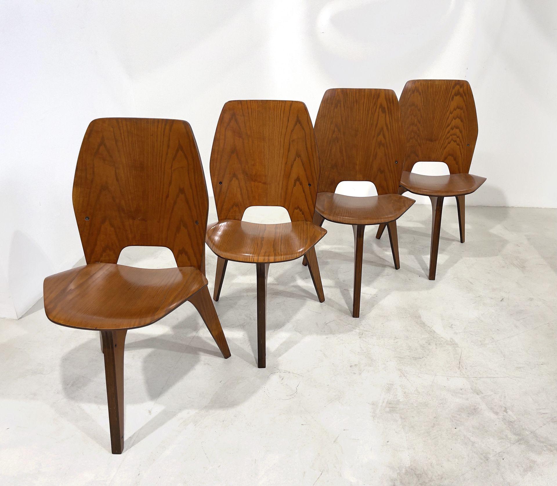 E. GERLI & O. BORSANI. Six chairs. TECNO EUGENIO GERLI (Milano, 1923-2013) e OSV&hellip;
