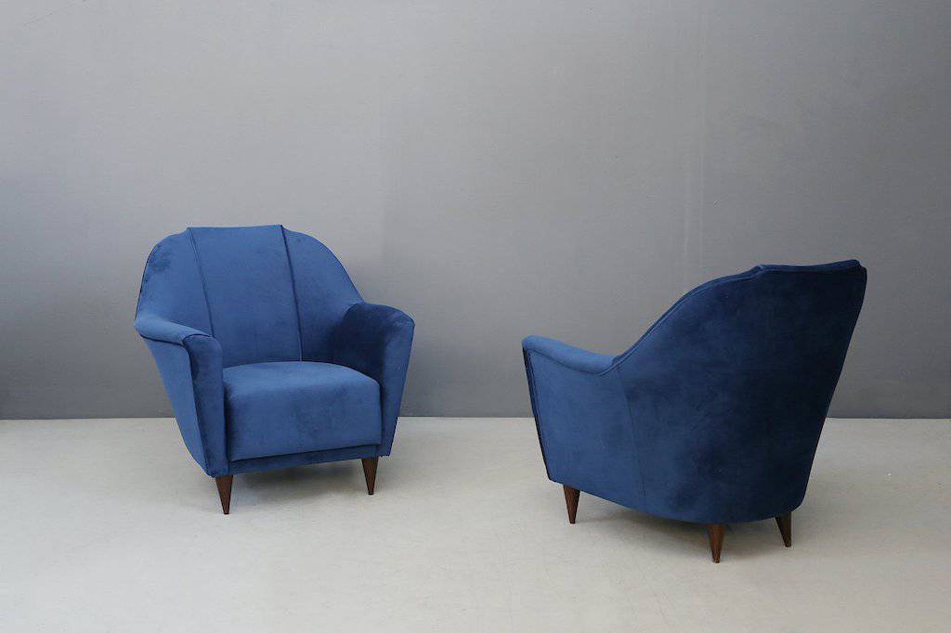 ICO PARISI. Pair of armchairs. ARIBERTO COLOMBO. 1950s ICO PARISI (Attr.) (Paler&hellip;