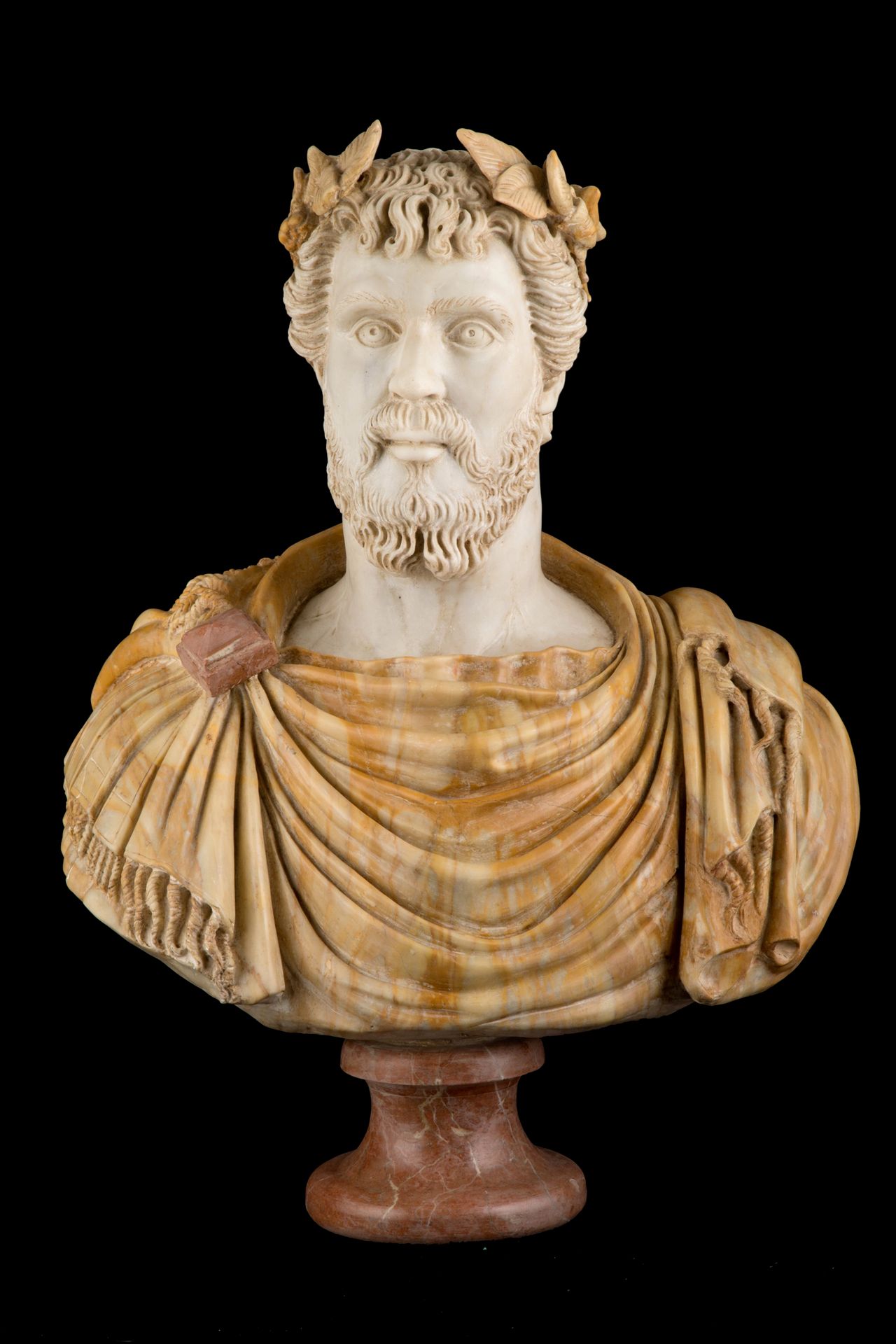 Marble sculpture "ROMAN EMPEROR" Escultura estatuaria de mármol amarillo y blanc&hellip;