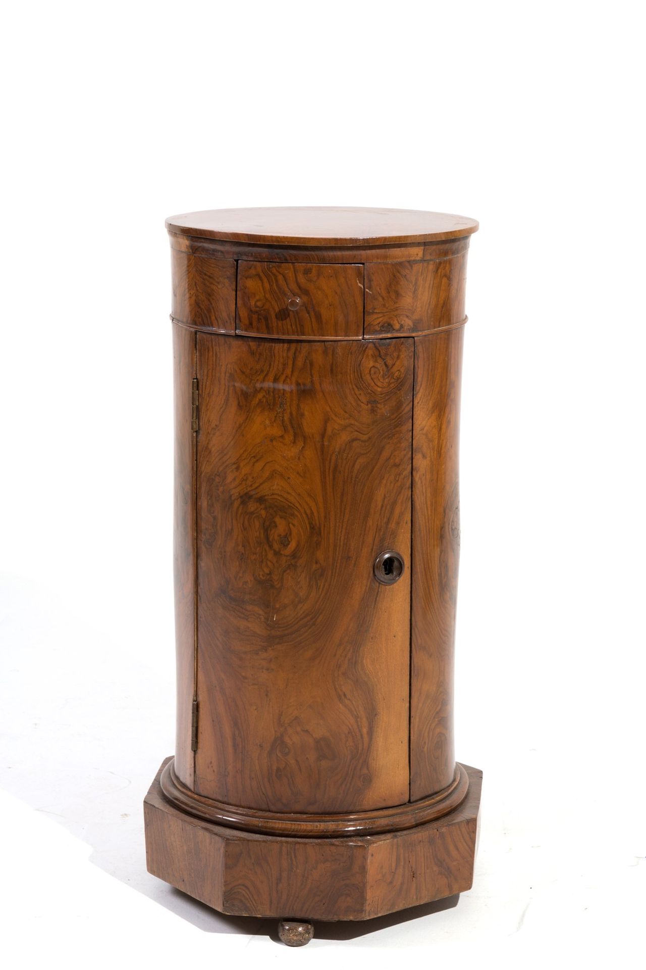 Cylinder bedside table 胡桃木圆柱形床头柜。19世纪。 高80厘米左右。