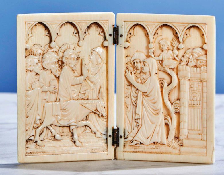 Null Carved ivory diptych representing the Entry of Christ in Jerusalem. Under t&hellip;