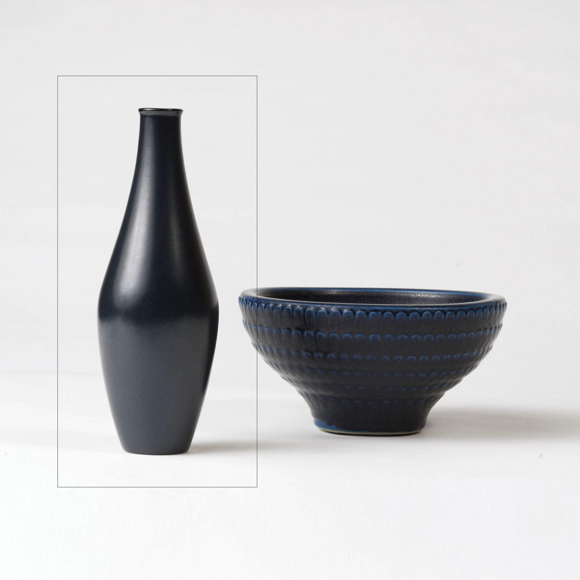 STIG LINDBERG (1916-1982) Vase, vers 1950
Émail noir
Manufacture de Gustavsberg
&hellip;