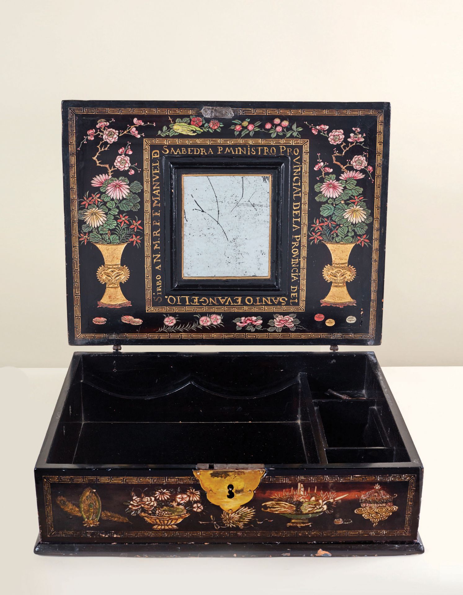 Null 
Rare carved, polychromed, gilded and lacquered wooden box. It is carved in&hellip;