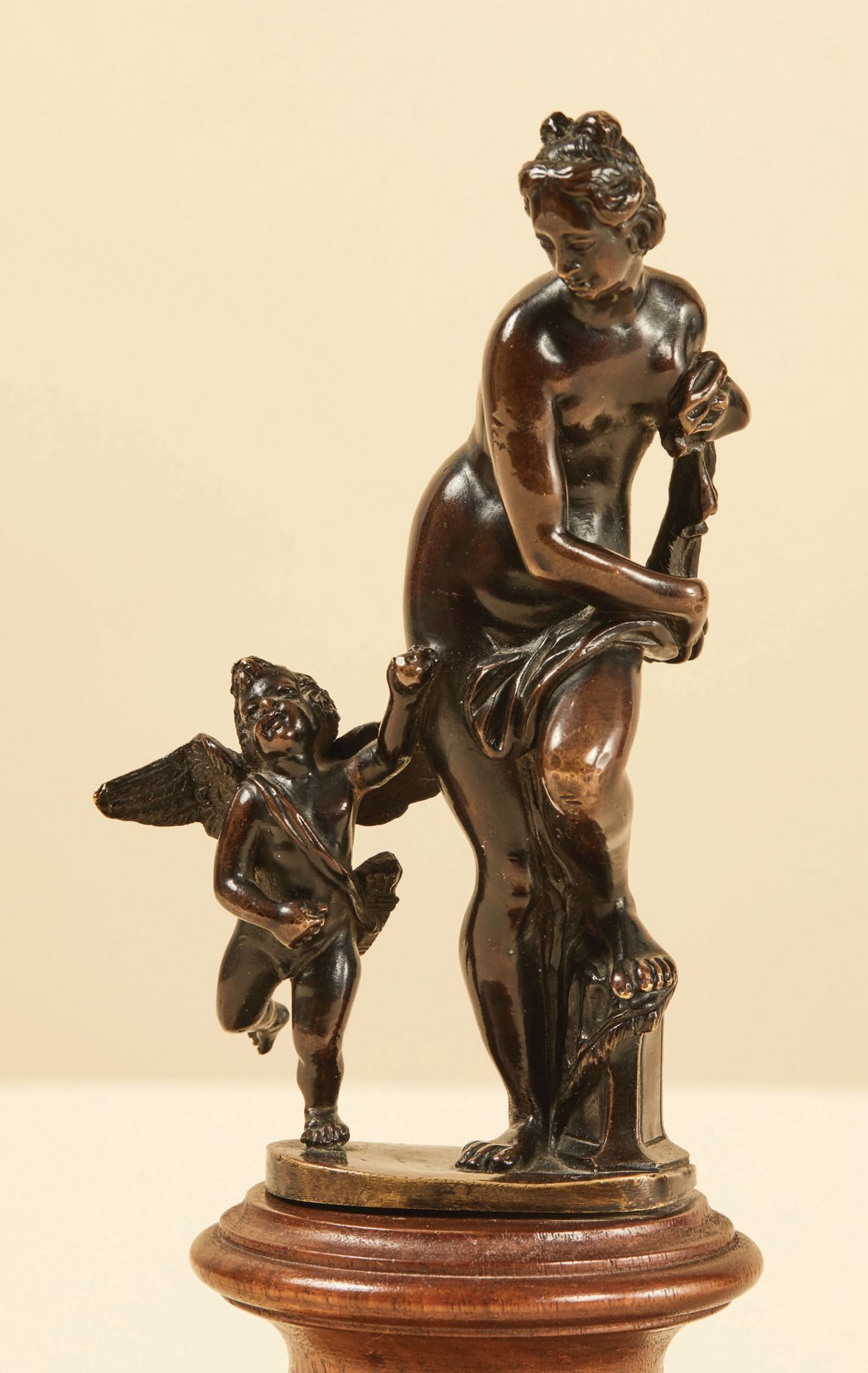 Null Small Venus and Cupid in bronze with translucent brown patina.
Italy or Eng&hellip;