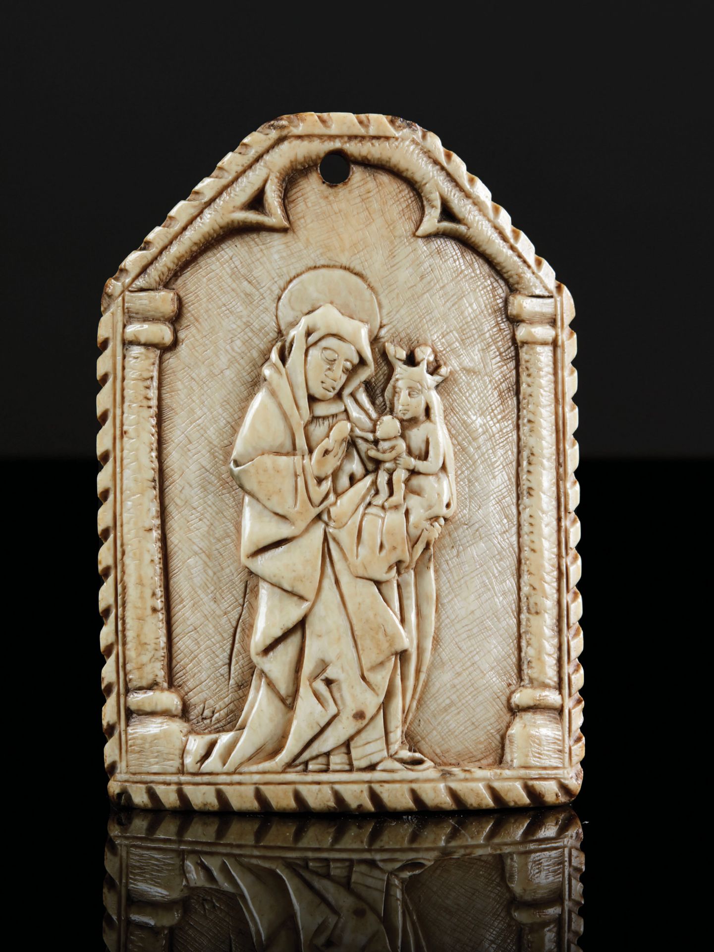 Null Ivory Kiss of Peace carved in bas-relief representing Saint Anne Trinitaria&hellip;