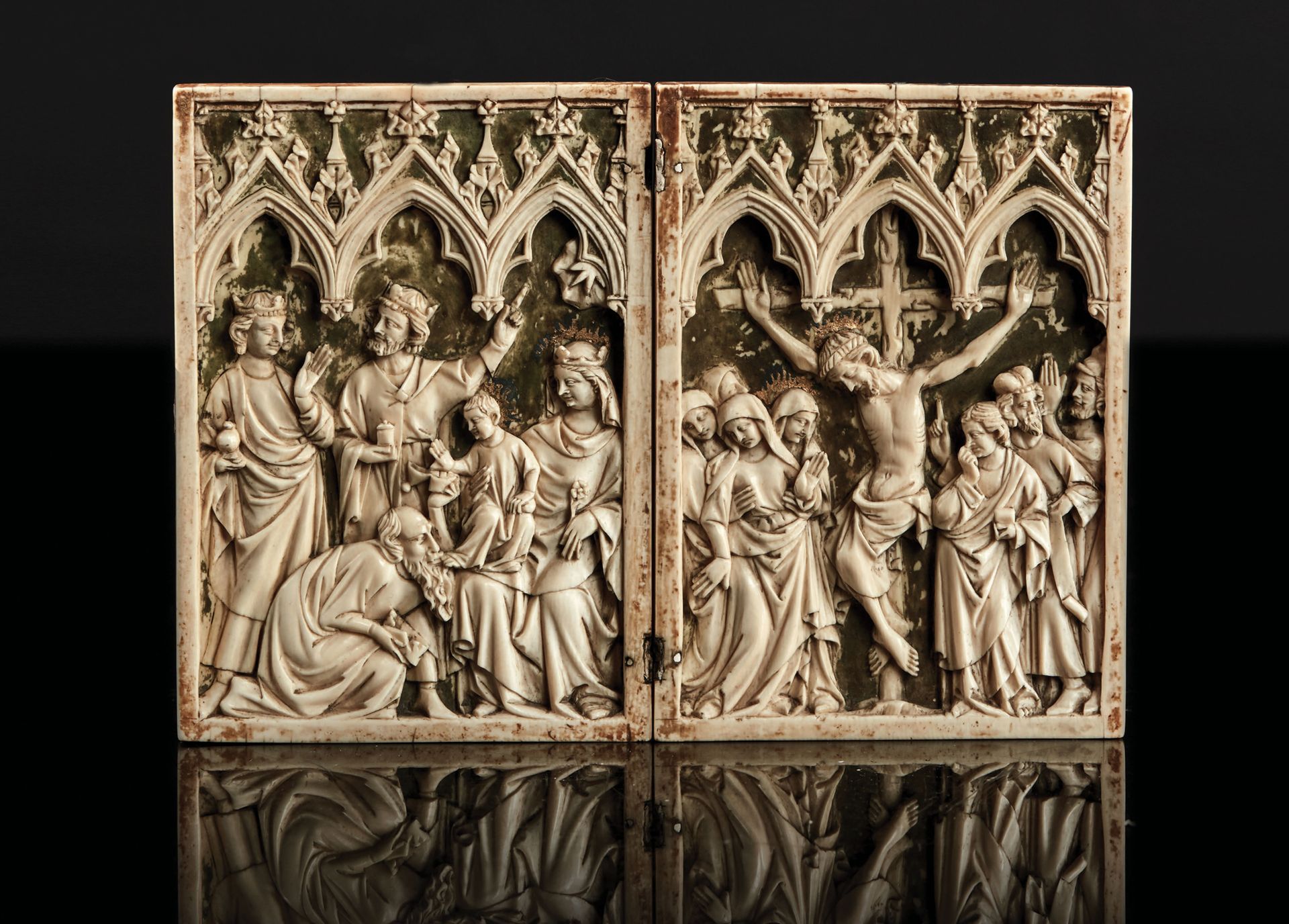 Null Diptych in ivory carved in high relief representing the Adoration of the Ma&hellip;