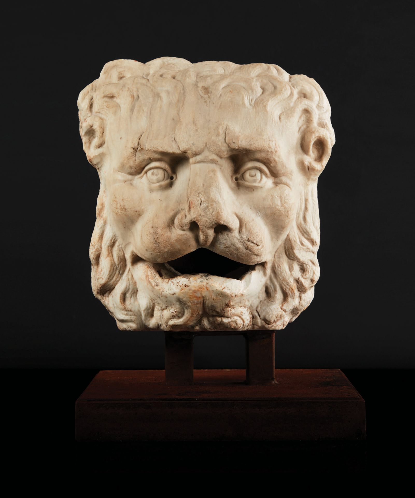 Null Importante tête de lion de fontaine en marbre sculpté en applique.
Italie, &hellip;