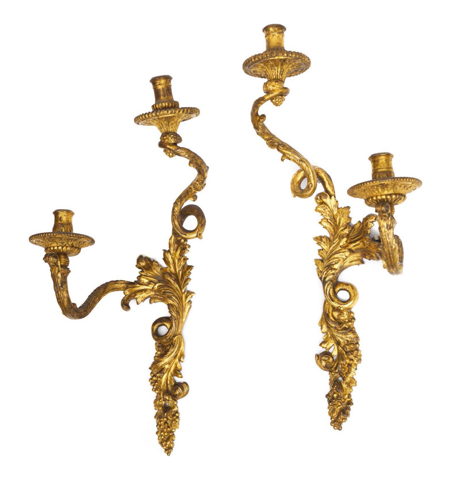 Null Ein Paar Wandleuchten aus ziselierter und vergoldeter Bronze mit zwei asymm&hellip;