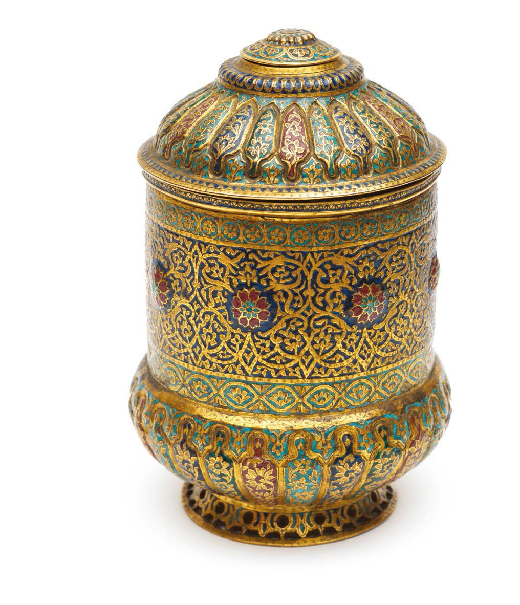 Null Kashmir enamelled box. Gilt copper enamelled in polychrome.
Kashmir, 19th c&hellip;