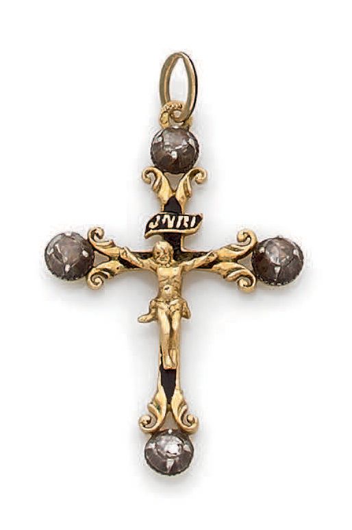 Null 
20世纪初的法国作品。18K（750）黄金吊坠-十字架，雕刻着基督，点缀着四朵玫瑰，并饰有黑色珐琅。
大师的标记。André Meylein。
H_&hellip;