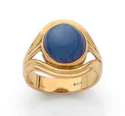 Null 14K(585)黄金戒指，镶嵌凸圆形蓝宝石（星形？）。
TDD: 51
毛重：6.60克。