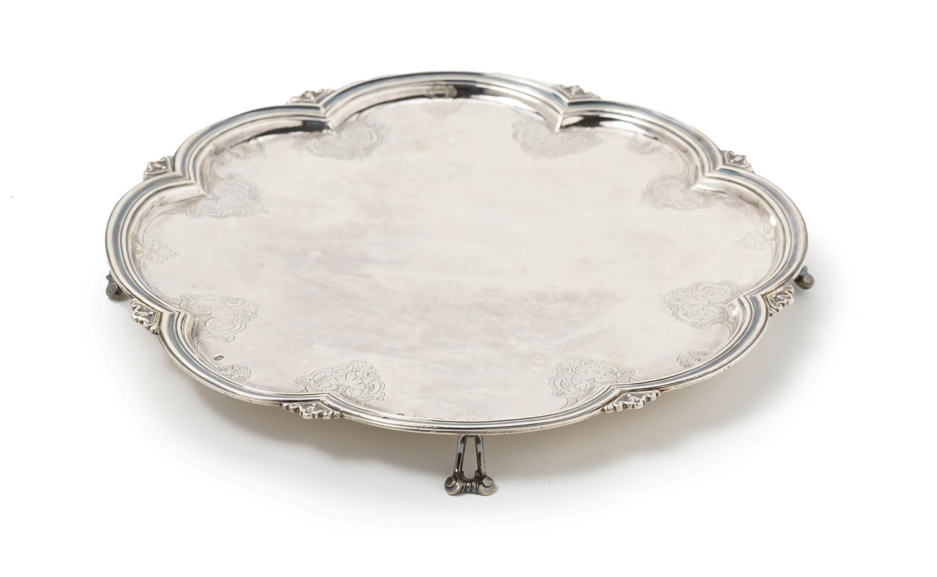 Null SILVER FLYING PLATE Lier, 1755
Date stamp : 55, Master silversmith : IDK, a&hellip;