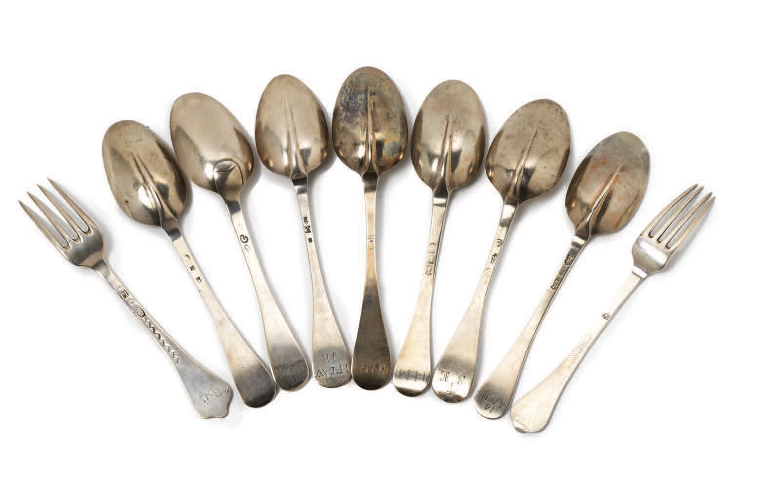 Null LOT of 2 silver forks and 7 SPoons Mostly Antwerp, early 18th century
H_19,&hellip;