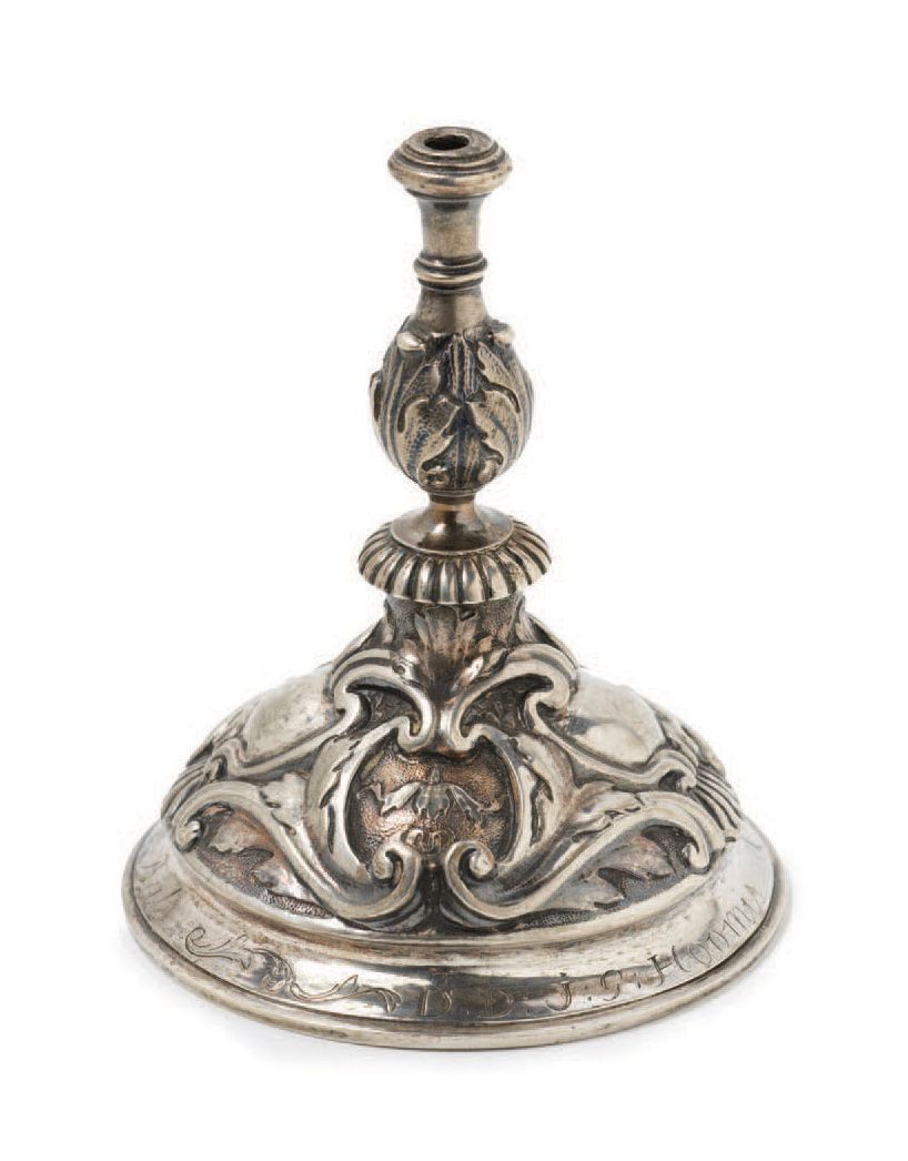 Null BASE SERVANT DE PIED EN ARGENT Anvers, 1702
Maître orfèvre : Anthoni Le Pie&hellip;