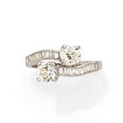 Null Un anello toi et moi in oro bianco 18K (750), con 2 diamanti taglio vecchio&hellip;