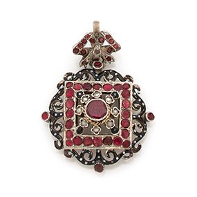 Null Openwork silver pendant (800), composed of a square centered and decorated &hellip;