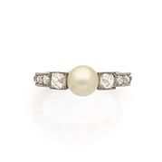 Null Ring in 18K (750) gold and platinum (850), set with a button pearl and old &hellip;