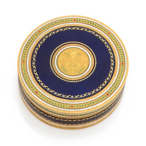 Null 
Louis XVI style 18K (750) gold round box, with polychrome enamel decoratio&hellip;