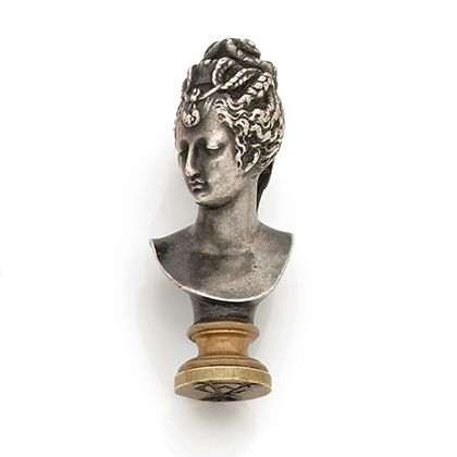 Ferdinand Barbedienne (1810-1892) 银色和镀金的青铜印章，形状为戴安娜女神的半身像，印章的基体上刻有神圣罗马帝国的王子冠下的AC&hellip;