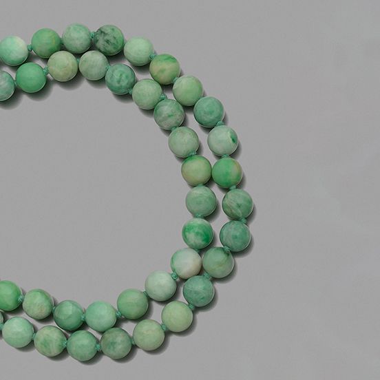 Null Necklace composed of two rows of jade balls of about 8.3 mm, with a ratchet&hellip;