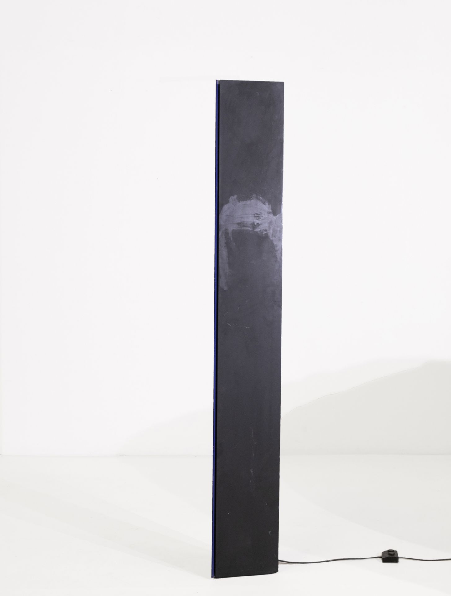 MICHEL BOYER (1935-2011) Floor lamp model "10582 

Lacquered metal and blue tint&hellip;