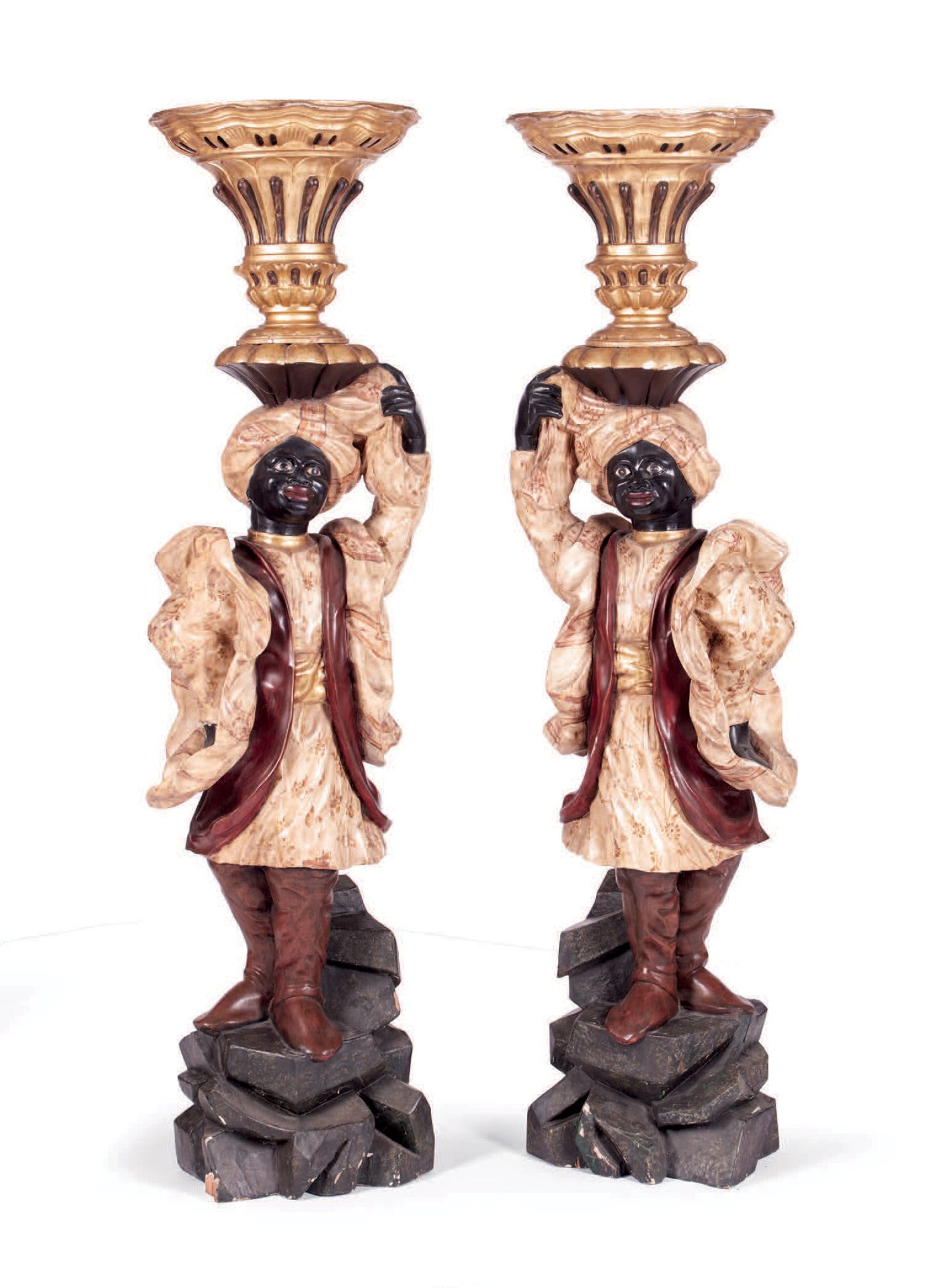 Null Paar Moretti-Vasenhalter aus geschnitztem, polychromem und vergoldetem Holz&hellip;