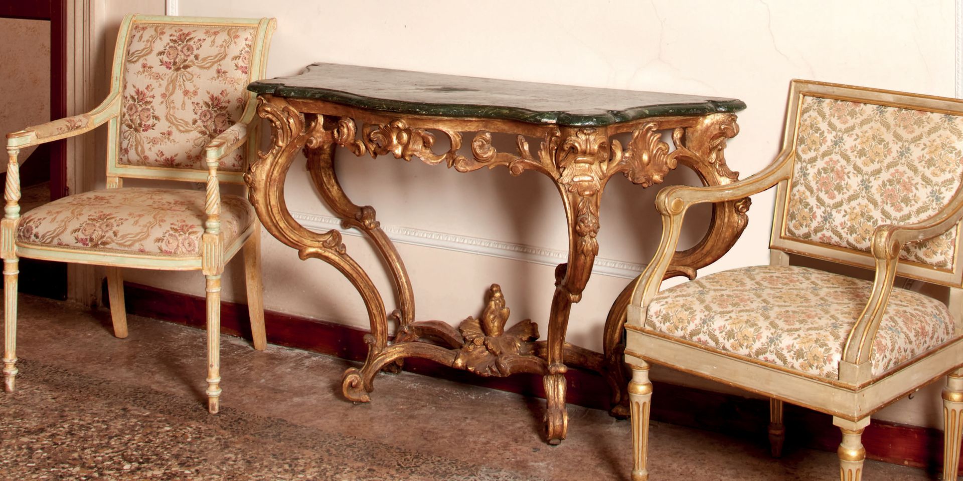 Null Carved and gilt wood console. Perforated belt with foliated volutes, strong&hellip;