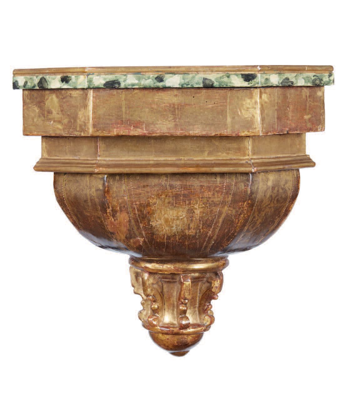 Null Mensola in legno dorato in forma di cupola capovolta, piano in legno laccat&hellip;