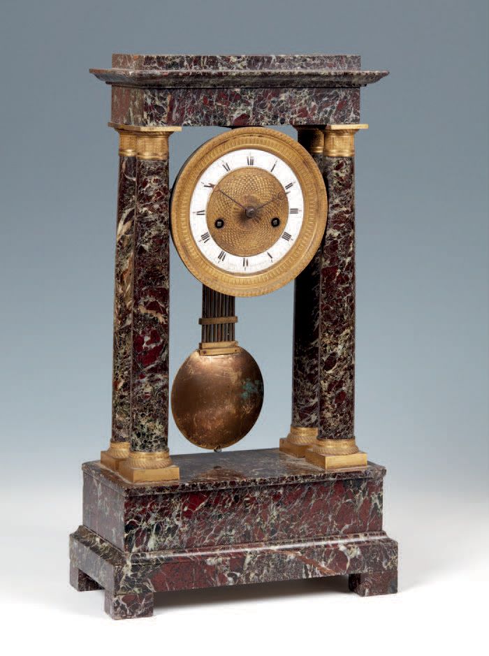 Null Reloj de chimenea de mármol con altas columnas, detalles en bronce dorado, &hellip;