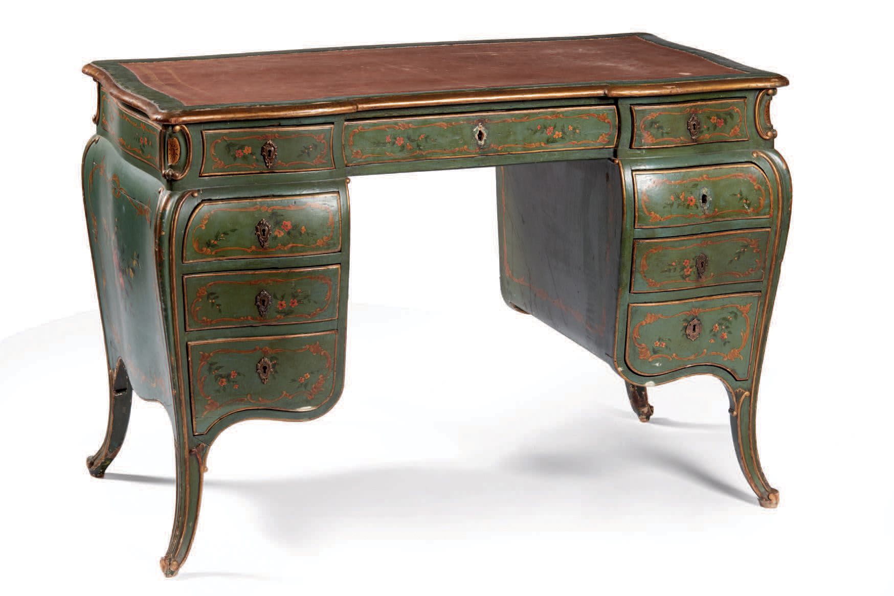 Null Central desk in gilded wood and green lacquered with floral decoration, lea&hellip;