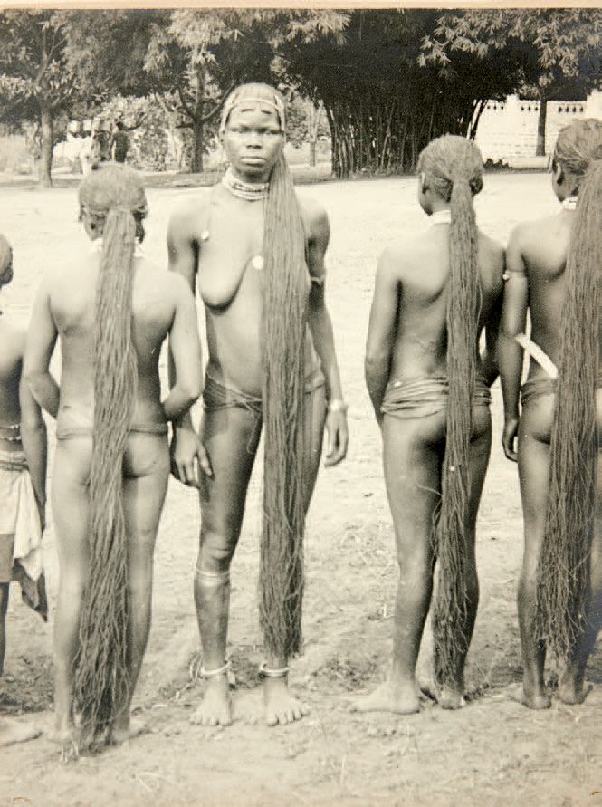 GIDE, André. Voyage au Congo之后是Retour du Tchad，并配有Marc Allégret的64张未发表的照片。巴黎，Gal&hellip;