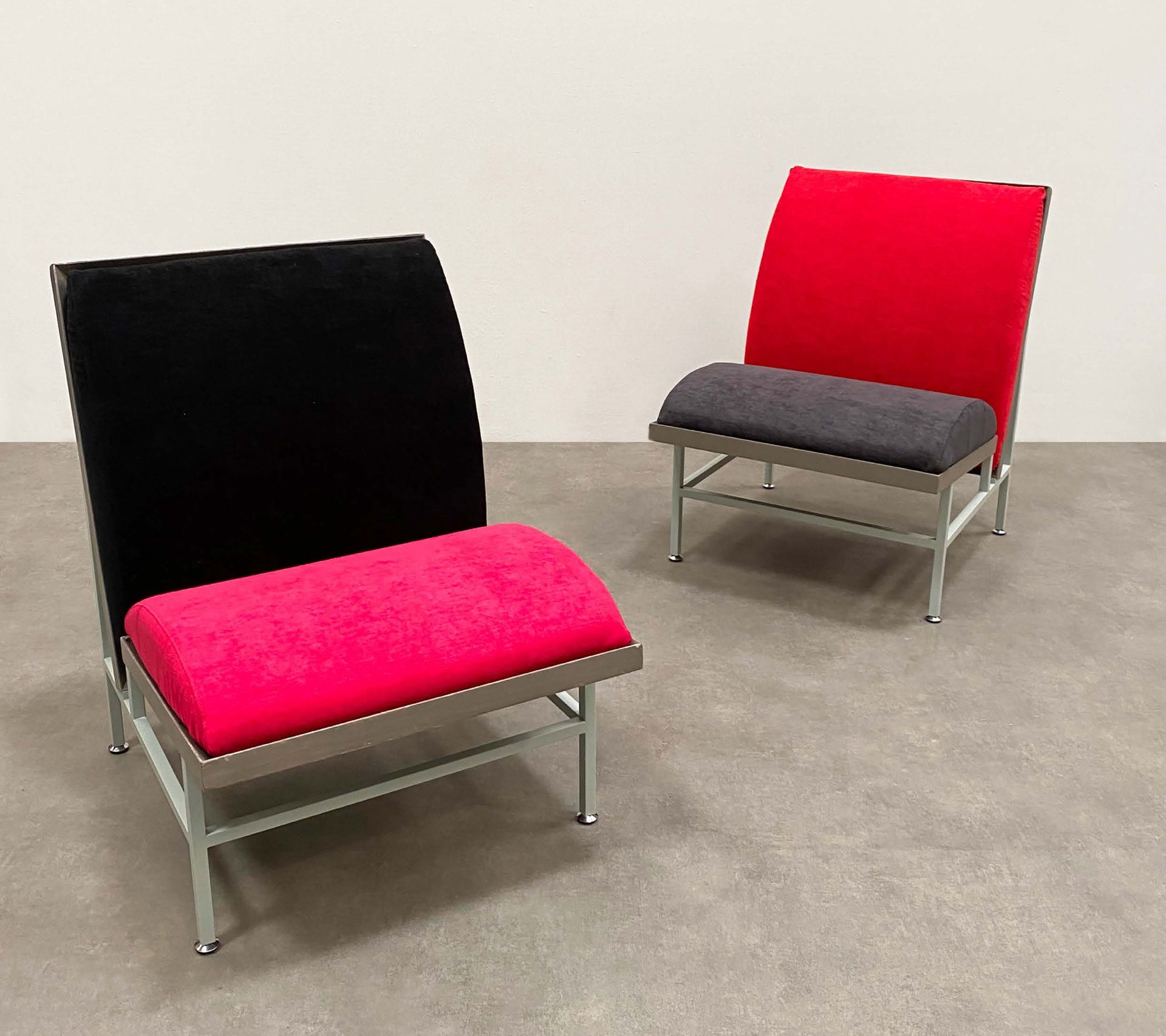 ETTORE SOTTSASS (1917-2017) & MARCO ZANINI (NÉ EN 1957) Paire de fauteuils modèl&hellip;