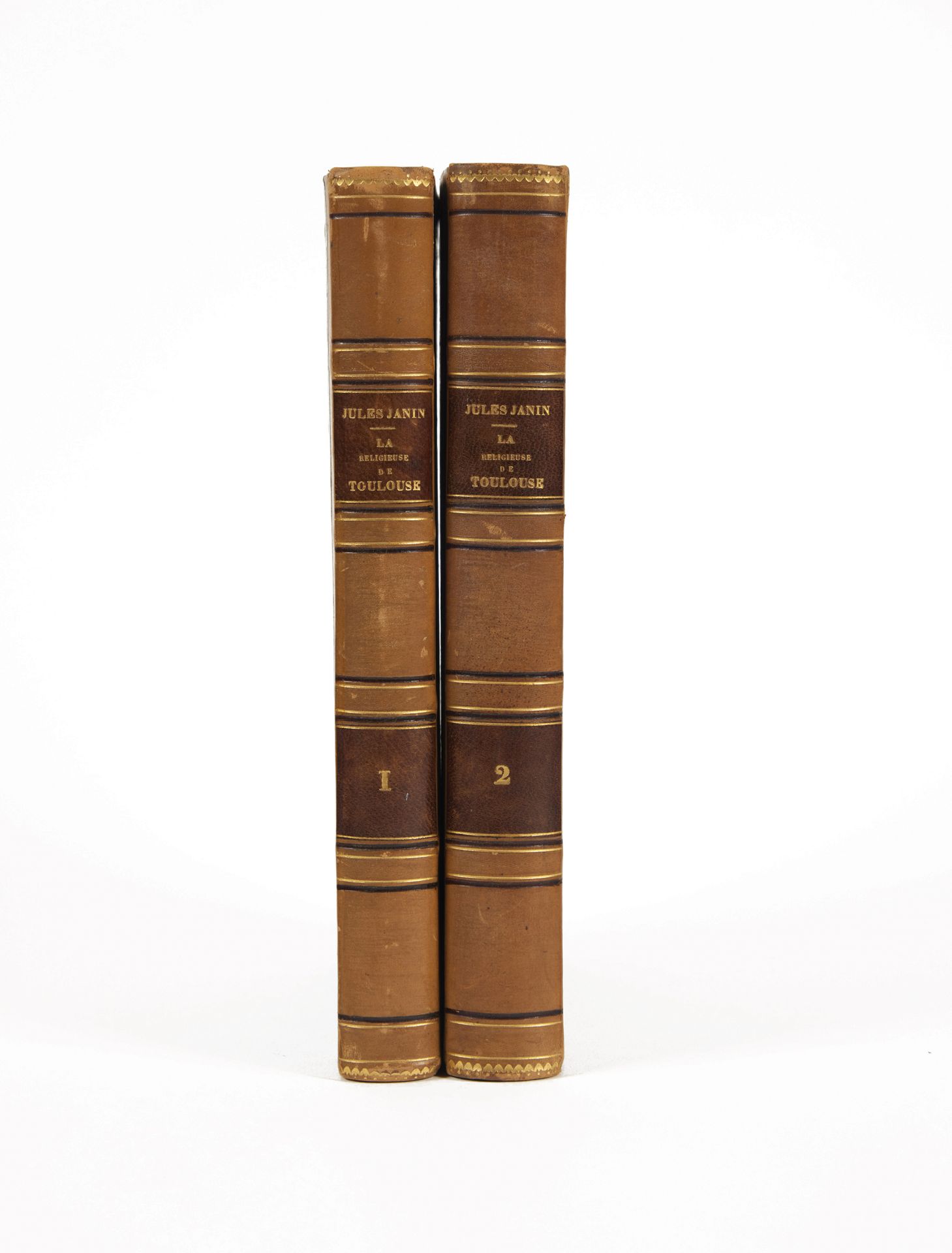 JANIN, Jules. 图卢兹的宗教人士。巴黎，米歇尔-莱维，1850年；2卷8开本，半金黄色小牛皮，酒红色标题和封底

书名和封底为酒红色(当时的装订)。&hellip;