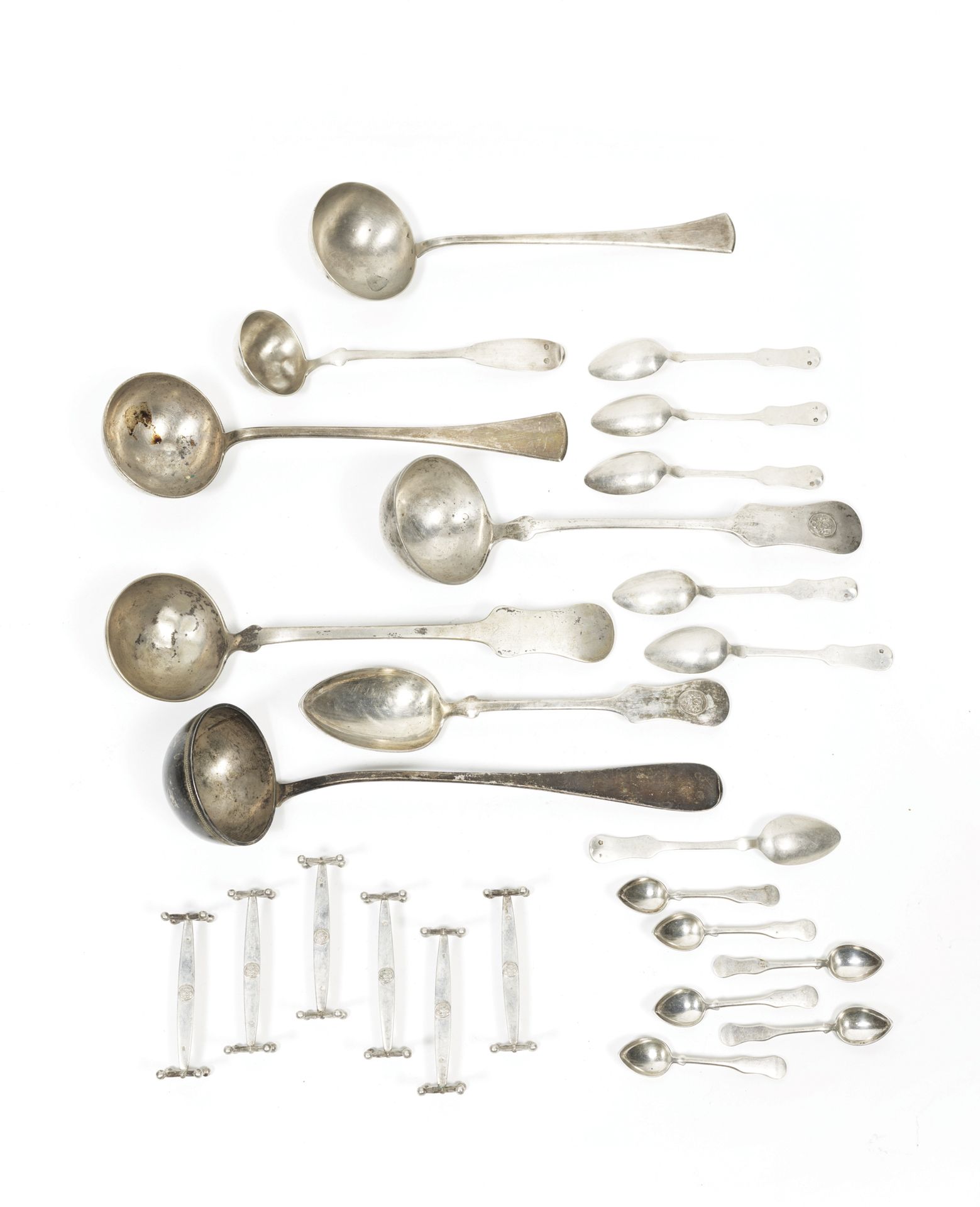 Null Juego de utensilios de plata para el hogar de diseño violoné, algunas pieza&hellip;
