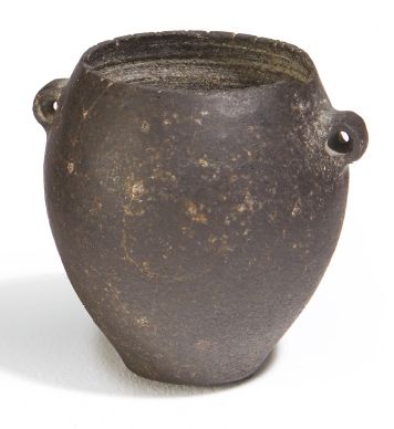 Null ?VASE.
Égypte, Nagada II - Époque Thinite.
Petit vase à corps convexe muni &hellip;