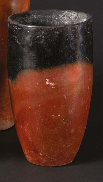 Null ?VASE BLACK TOP.
Égypte, Nagada I-II.
Vase oblong rouge à sommet noirci.
Te&hellip;