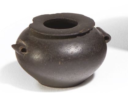 Null ?VASE.
Égypte, Nagada II - Époque Thinite.
Petit vase lenticulaire à lèvre &hellip;