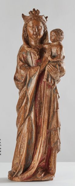 Null Vierge à l'Enfant en noyer sculpté avec restes de polychromie, dos ébauché.&hellip;