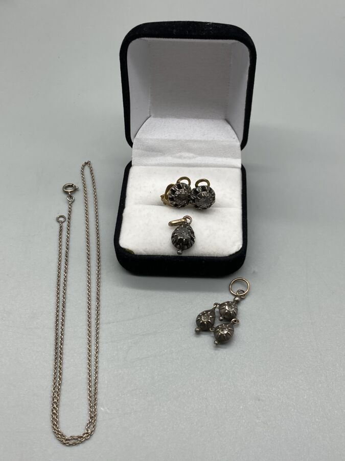 Null Lot de bijoux Provençaux anciens en argent (800/oo) et métal comprenant une&hellip;