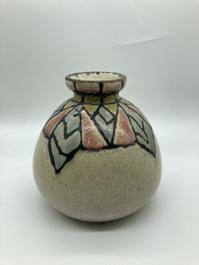 Null FRENCH WORK 

Stoneware vase with an ovoid spherical body and open neck. Ge&hellip;