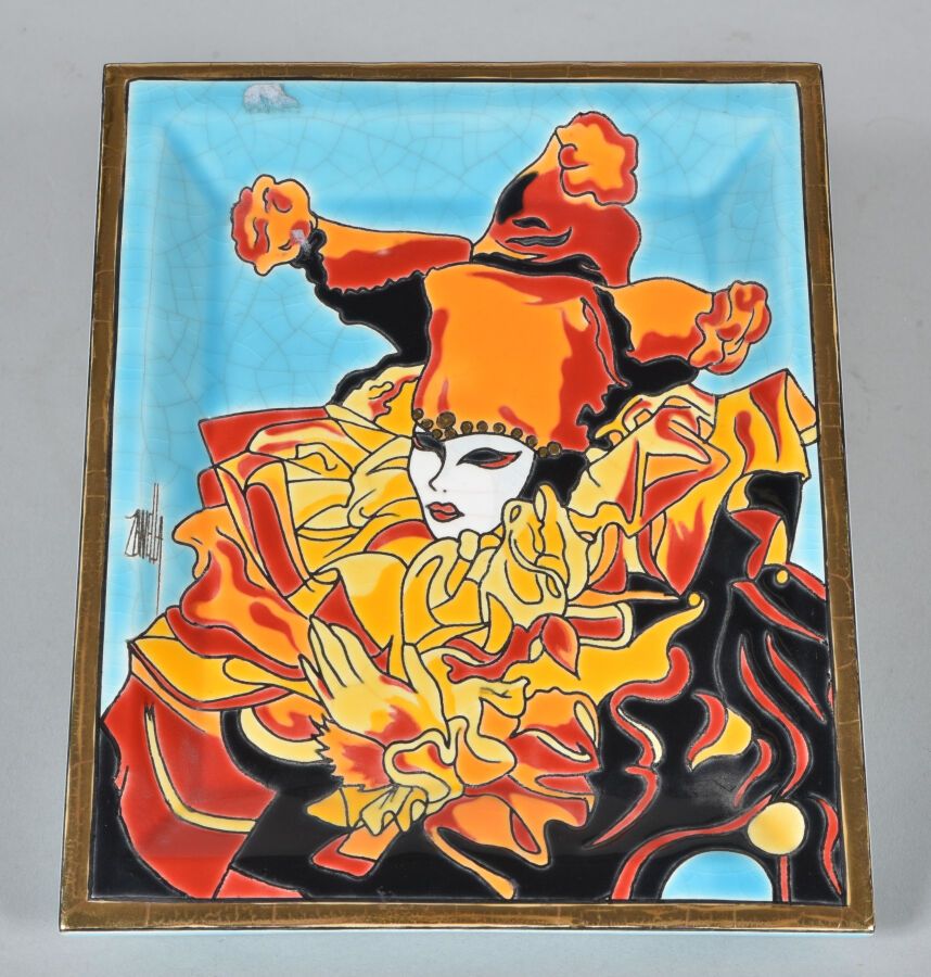 Null Léon ZANELLA (生于1956年) & LONGWY

"圣马可"。瓷碗，四角形的碗身和凸起的边缘，有自然色的多色珐琅装饰，并有镀金的效果。&hellip;