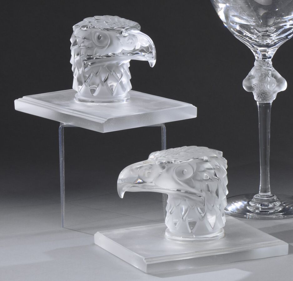 Null LALIQUE CRYSTAL

Pair of "Eagle" bookends. White pressed satin-finished and&hellip;