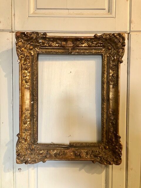 Null Carved and gilded wood frame decorated with foliage and shells. 

18th cent&hellip;