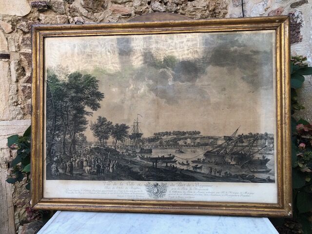 Null 三幅版画的组曲:

塞特（Sète）港

安提布港口

巴约纳港。

18世纪。

视线：54 x 75厘米。

污渍和潮湿，有狐臭，一块玻璃损坏。
&hellip;