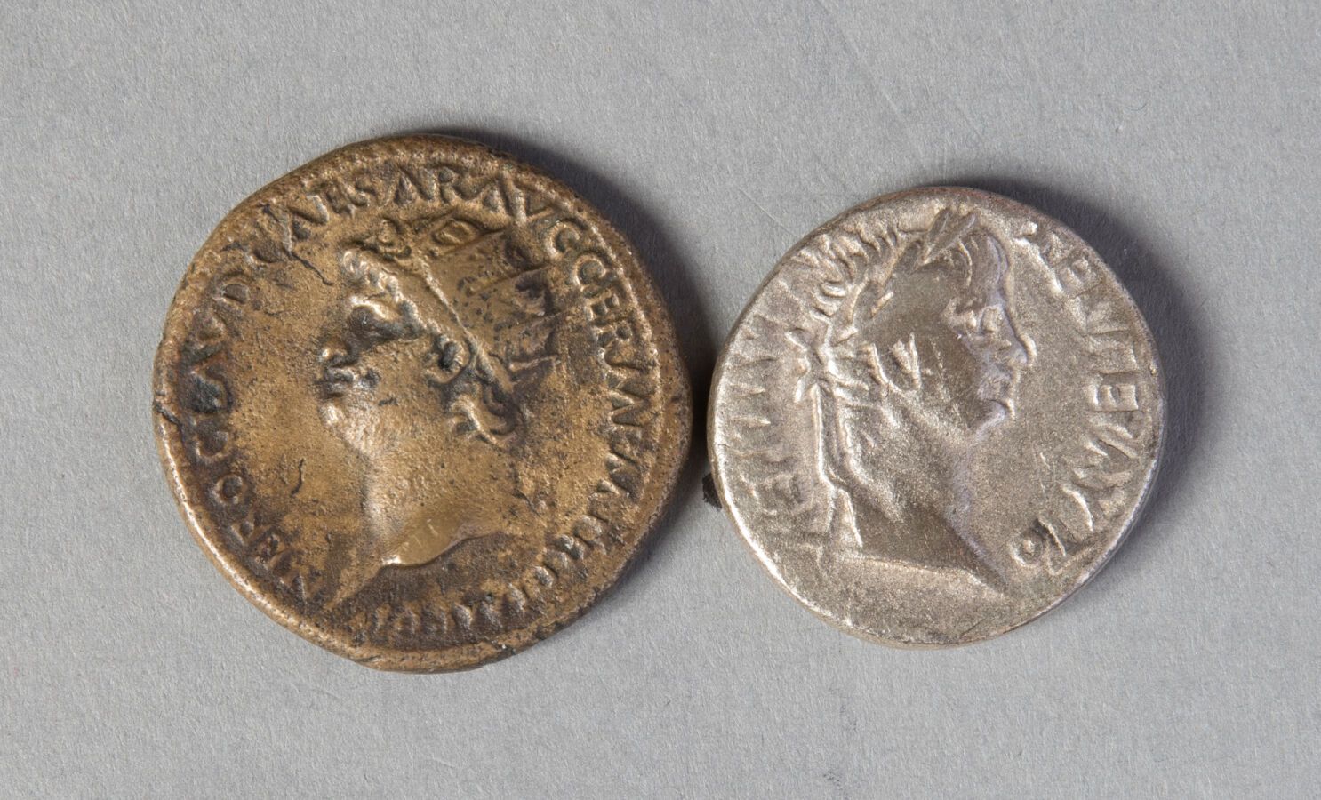 Null 帝国 

NERON (54-68 )

一组2枚硬币：DUPONDIUS (securitas augusti)和ALEXANDRIA billon&hellip;