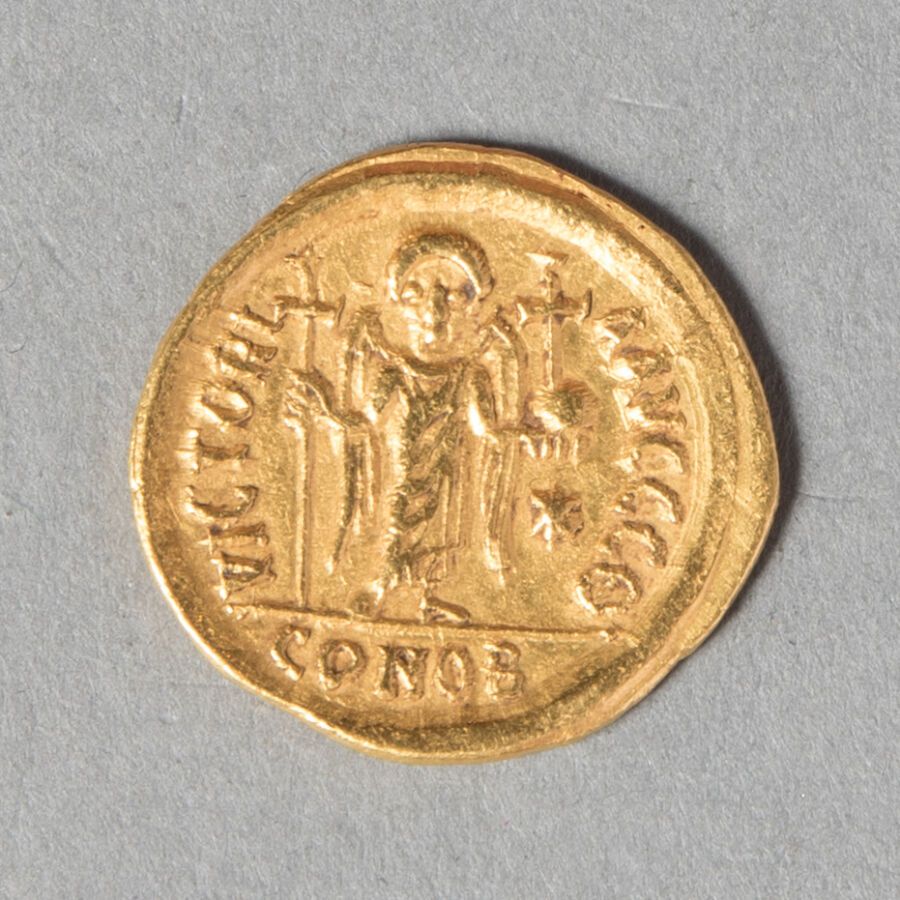 Null 贾斯提尼安一世（527-563）

SOLIDUS在CONSTANTINOPLE被击中

4克 45 

DO 9 i ,sear 140 

TTB&hellip;