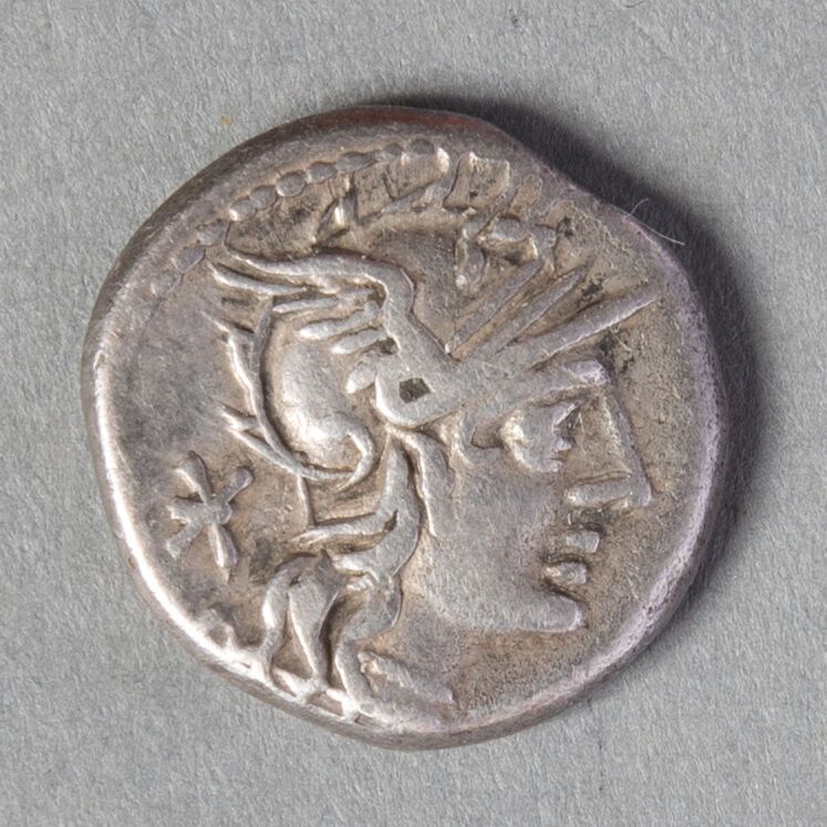 Null ROMAN REPUBLIC 

 FABIA : DENIER struck in 126 BC 3gr85 B11, RSC 144, CR 26&hellip;